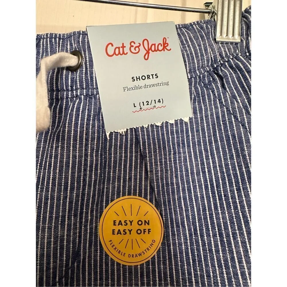 Cat and Jack white pin stripe chambray boys shorts with drawstring size L (12/14
